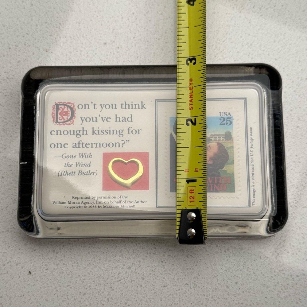 Vintage Gone With the Wind Glass Paperweight Stamp Rhett Butler Scarlett O'Hara - Picture 16 of 16